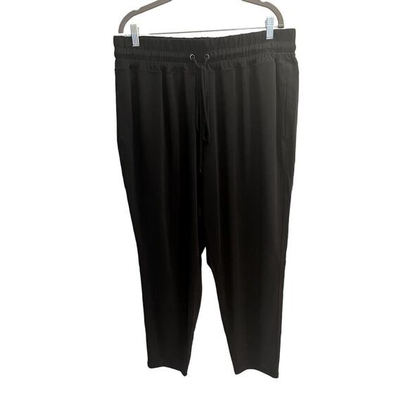 Fabletics Size 1X Black Stretchy Work Out Pant Elastic Waist Comfy Cropped - Picture 1 of 6